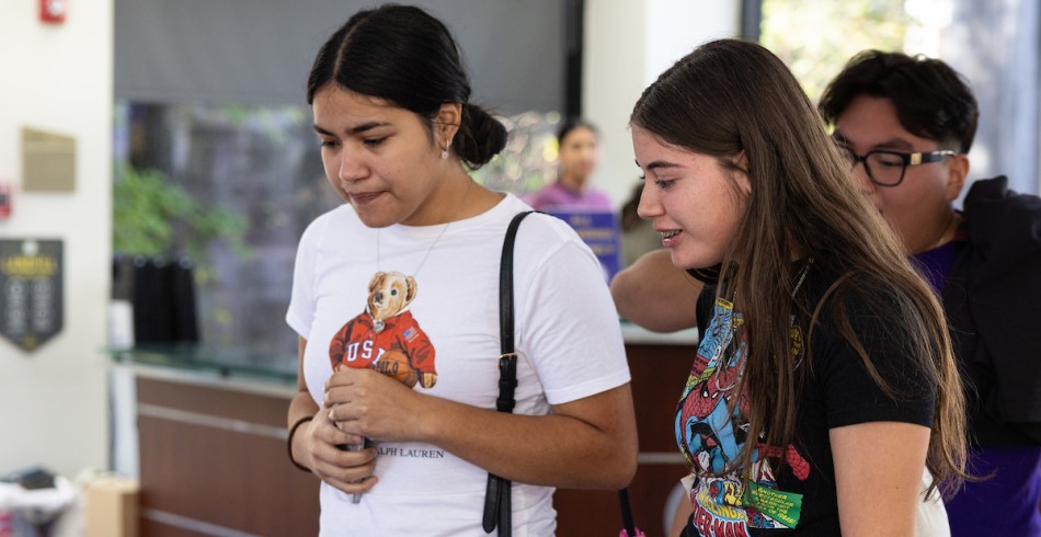 Students visiting Concordia Texas for an Admissions tour